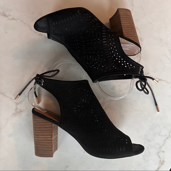 Black stacked heel Laser cut heels tie up - Picture 3 of 4